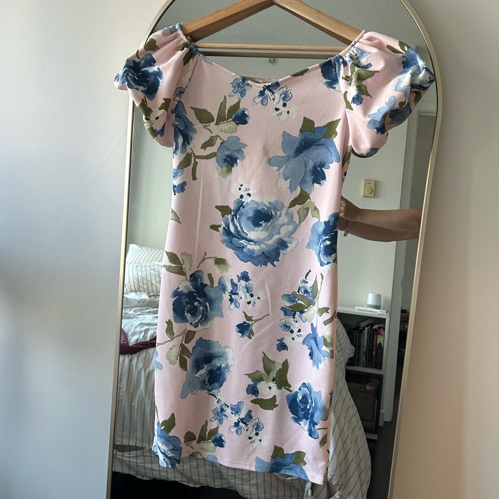 Fitted puff sleeve floral dress